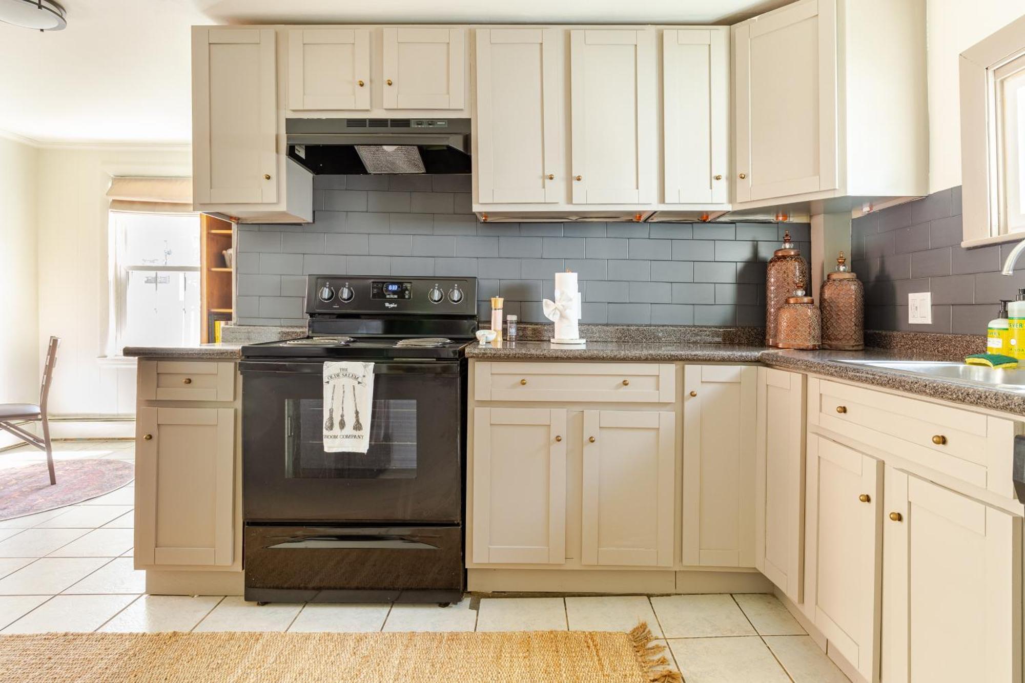 Moody Salem Home Away From Home Bagian luar foto